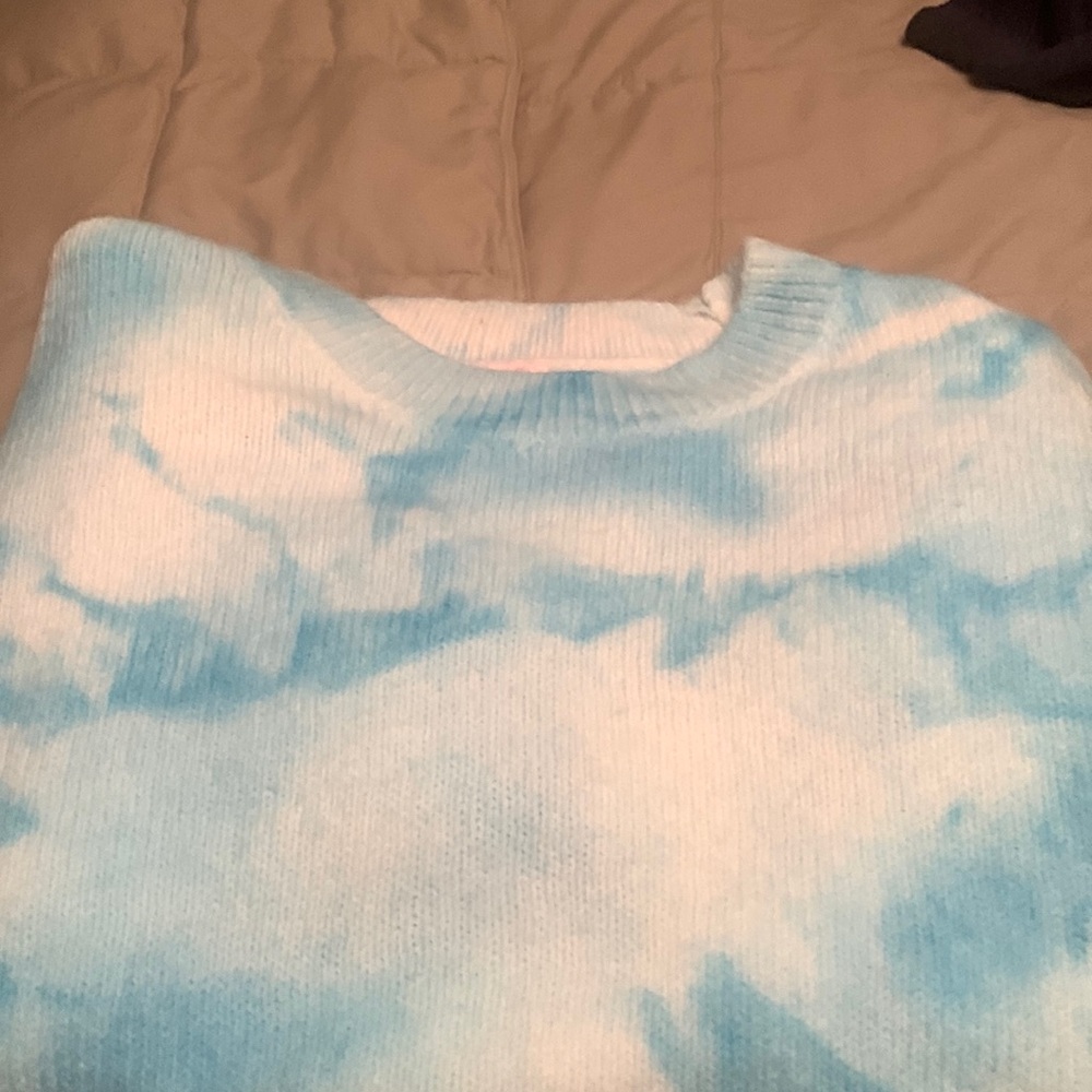 Blue and white sweatshirt